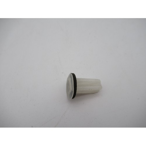 PANEL CLIPS SCREW SADDLE 9.5MM PANEL CLIPS SCREW SADDLE 9.5MM