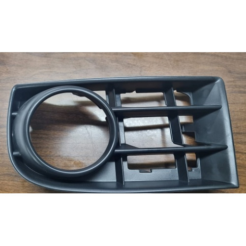 VW G5 BUMPER GRILLE +FL HOLE 2 BAR 2.0D VW G5 BUMPER GRILLE +FL HOLE 2 BAR 2.0D